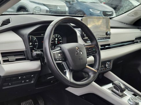 Used 2024 Mitsubishi Outlander SEL image 16