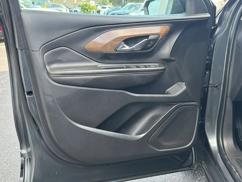 Used 2020 GMC Terrain SLE w/ Driver Convenience Package FWD image 10