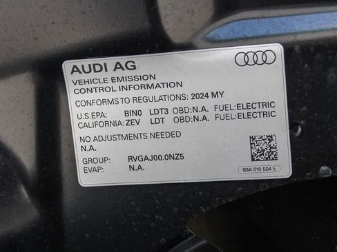 Used 2024 Audi Q4 e-tron Premium Plus w/ Premium Plus image 28