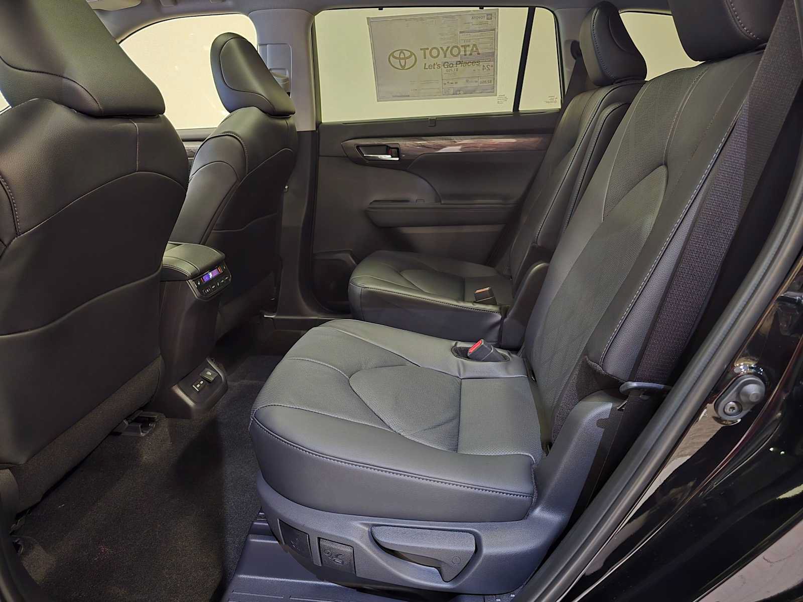 New 2026 Toyota Highlander Platinum AWD/4WD image 22
