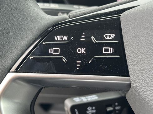 New 2025 Audi Q6 e-tron Premium Plus image 18