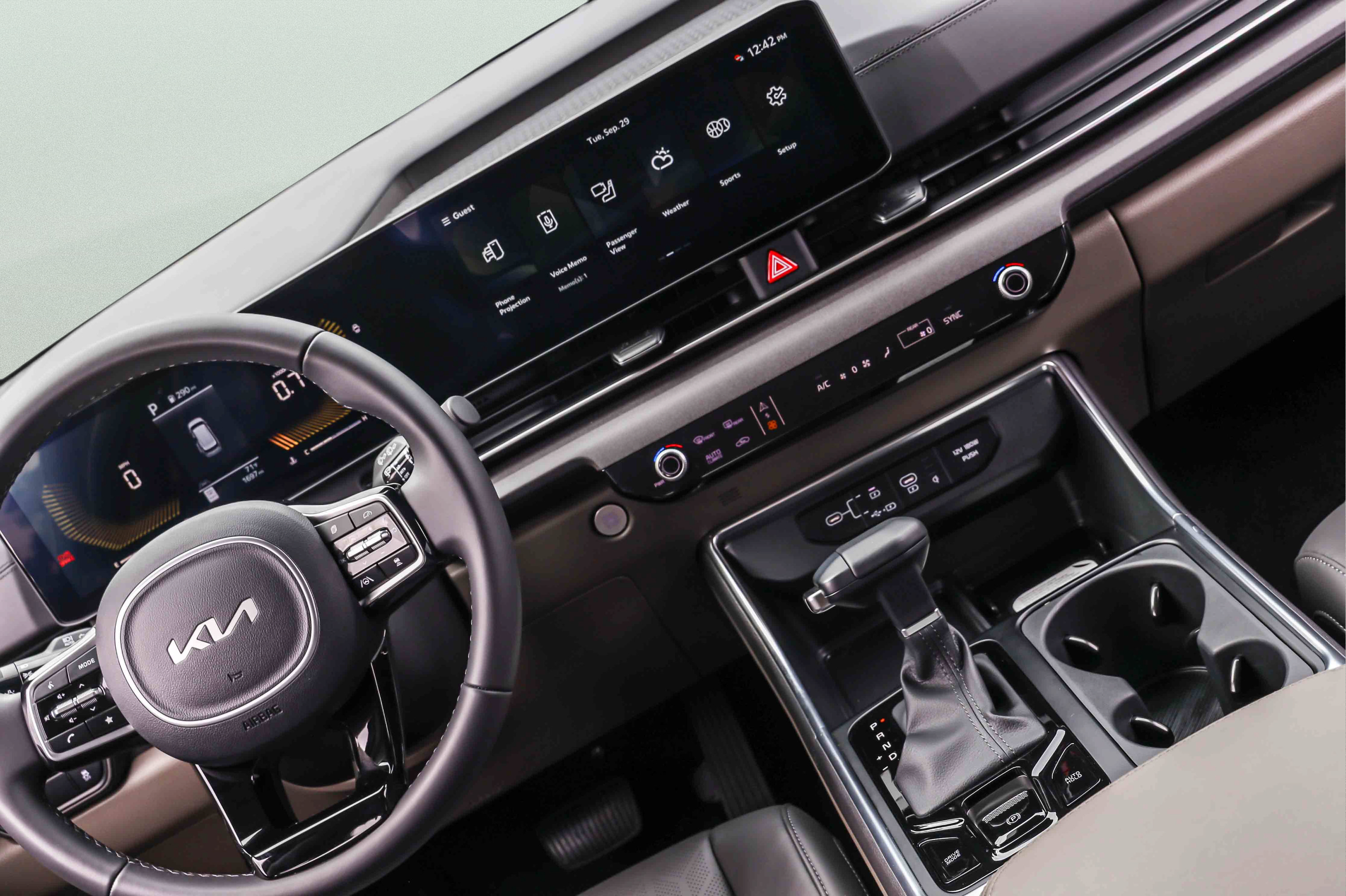 Used 2026 Kia Carnival EX FWD image 19