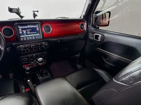 Used 2019 Jeep Wrangler Unlimited Rubicon w/ Uconnect 4C Nav & Sound Group AWD/4WD image 25