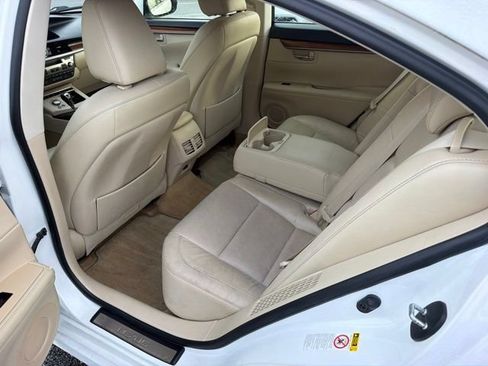 Used 2013 Lexus ES 300h w/ Luxury Pkg FWD image 33
