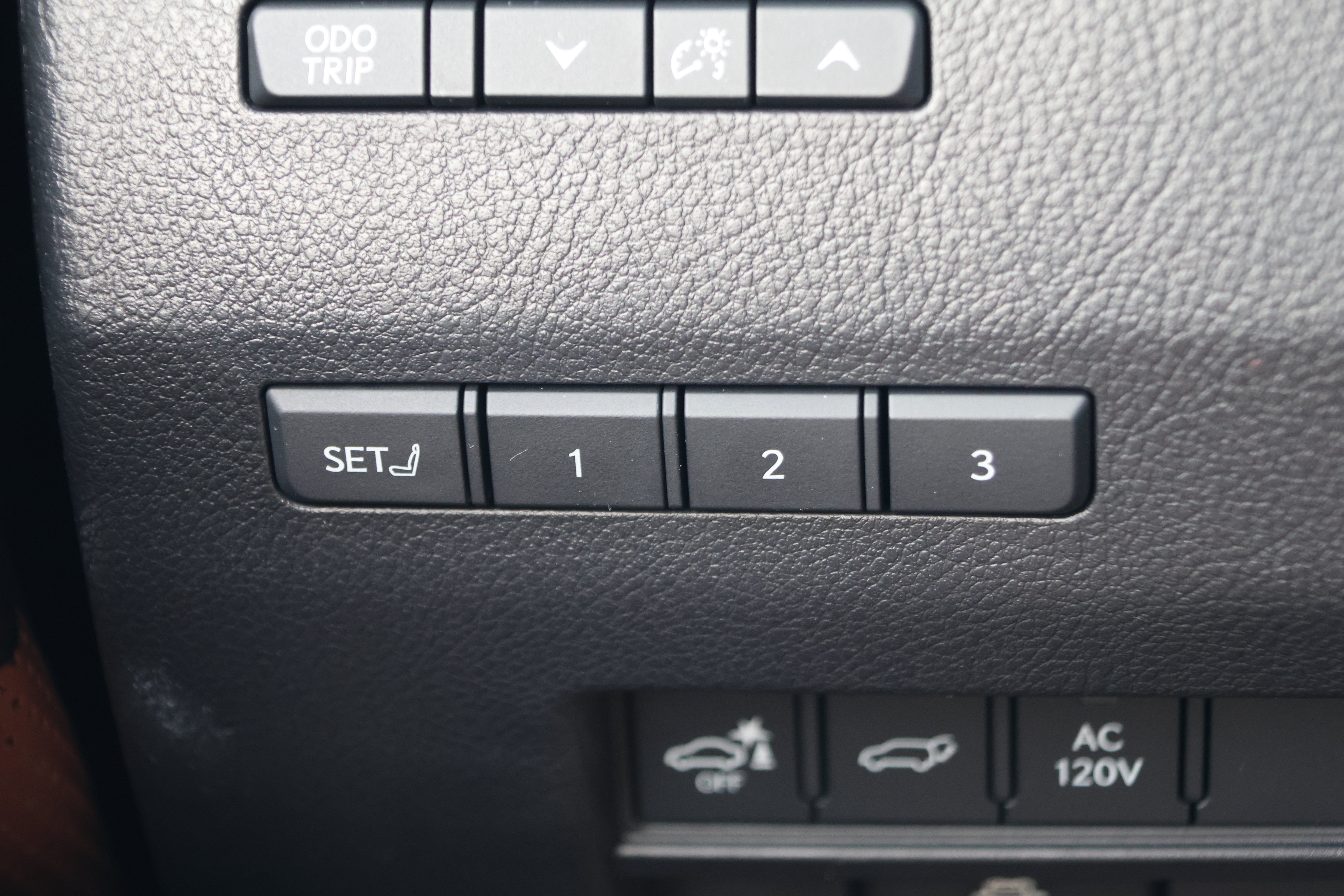 Used 2024 Lexus GX 550 w/ Accessory Package (Z1) AWD/4WD image 16