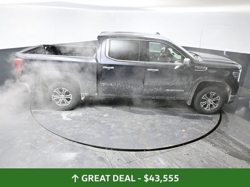 Used 2024 GMC Sierra 1500 SLT image 15