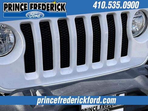 Used 2018 Jeep Wrangler Unlimited Sport S image 28