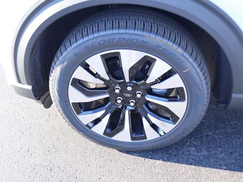 New 2026 Ford Explorer Platinum w/ LUX Leather Package AWD/4WD image 20