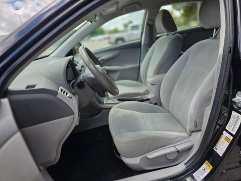 Used 2010 Toyota Corolla image 38