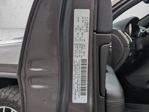 Used 2018 Jeep Grand Cherokee Limited image 25