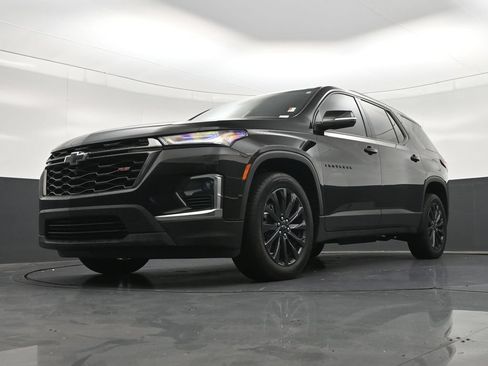 Used 2023 Chevrolet Traverse RS FWD image 23