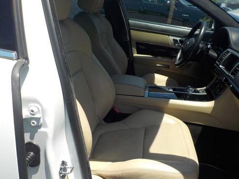 Used 2014 Jaguar XF 3.0 AWD/4WD image 34