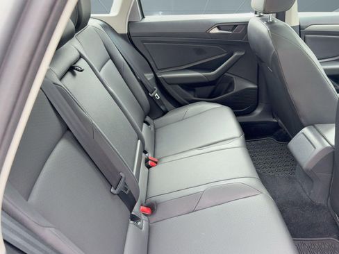 Used 2020 Volkswagen Jetta SE image 30