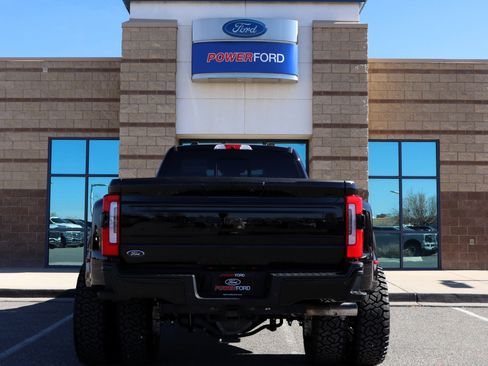 Used 2025 Ford F450 Platinum w/ FX4 Off-Road Package image 7