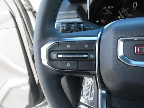 Used 2025 GMC Acadia Elevation image 19