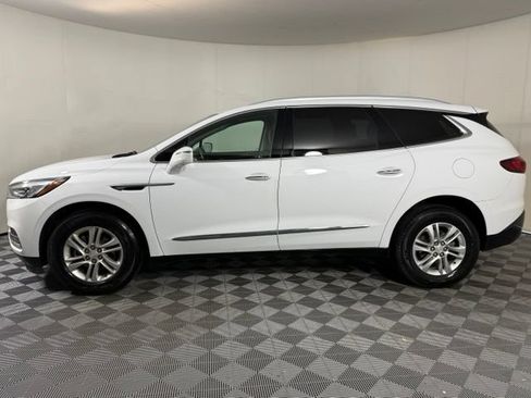 Used 2018 Buick Enclave Essence FWD image 3