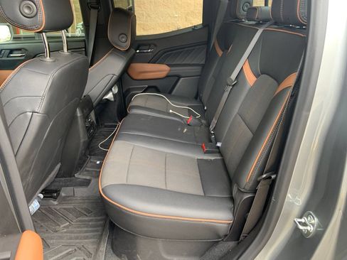 Certified 2025 GMC Canyon AT4 AWD/4WD image 18