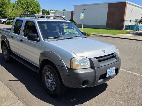 Used 2002 Nissan Frontier XE AWD/4WD image 3