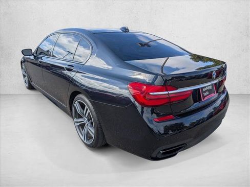 Used 2019 BMW 750i w/ M Sport Package RWD image 8