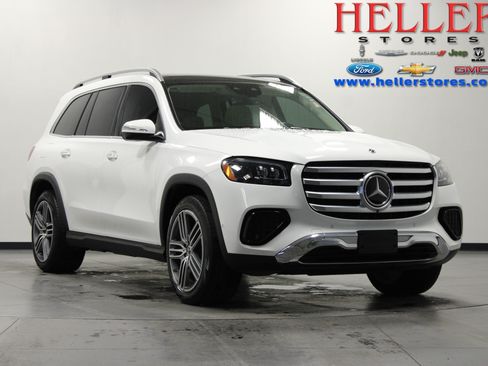 Used 2024 Mercedes-Benz GLS 450 4MATIC image 1