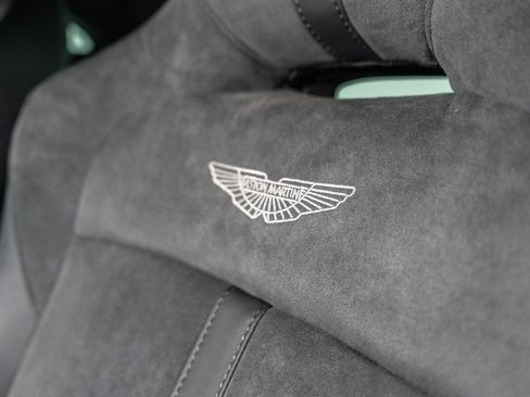 Used 2023 Aston Martin V8 Vantage Coupe RWD image 25