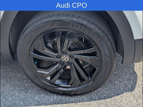 Certified 2023 Volkswagen Atlas SE w/ Black Wheel Package FWD image 22