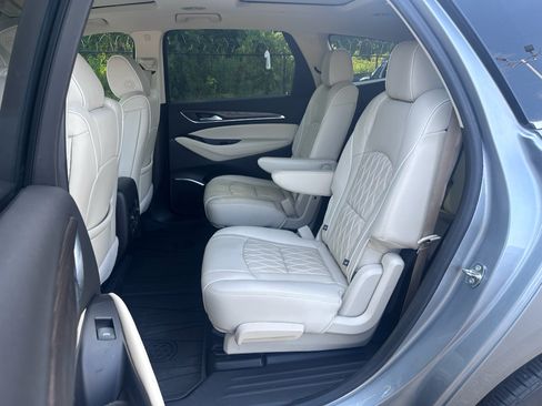Used 2023 Buick Enclave Avenir w/ Avenir Technology Package FWD image 9