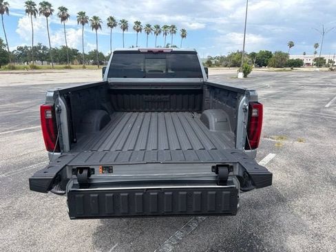 Used 2025 GMC Sierra 2500 Denali w/ Denali Reserve Package AWD/4WD image 9