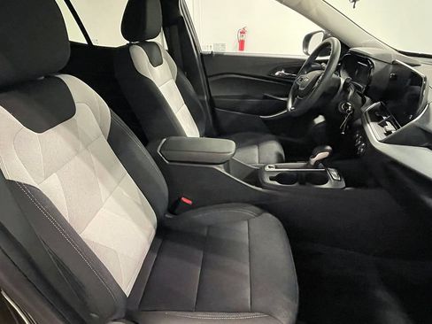 Used 2024 Chevrolet Trax LS w/ LS Convenience Package FWD image 24