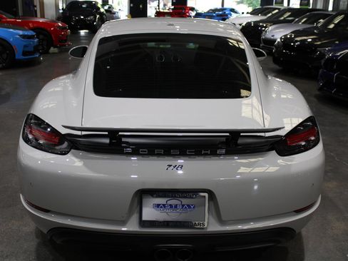 Used 2019 Porsche 718 Cayman S RWD image 11