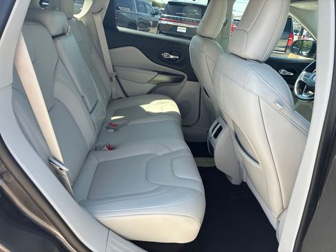 Used 2021 Jeep Cherokee Limited AWD/4WD image 21