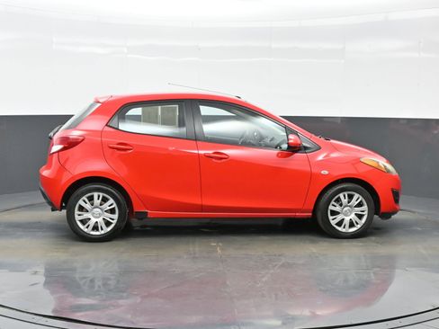 Used 2013 MAZDA MAZDA2 Sport FWD image 7