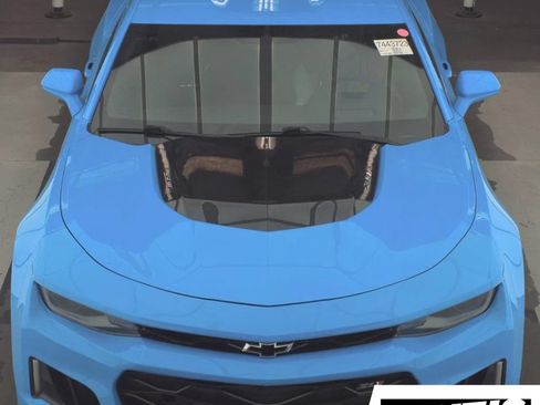 Used 2022 Chevrolet Camaro ZL1 RWD image 2