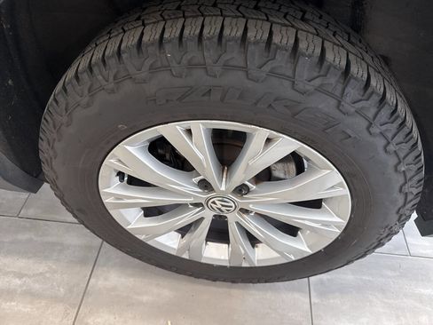 Used 2019 Volkswagen Tiguan SE image 9