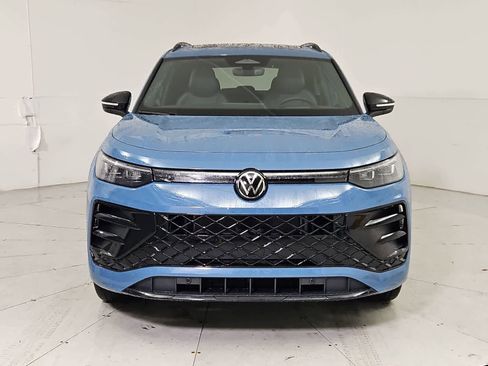 New 2026 Volkswagen Tiguan SE R-Line image 9