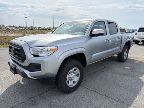 Used 2023 Toyota Tacoma SR AWD/4WD image 4