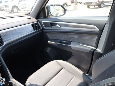 Used 2023 Volkswagen Atlas Cross Sport SE w/ Panoramic Sunroof Package FWD image 24