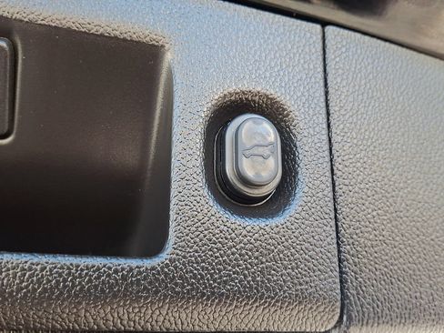 Used 2015 Chevrolet Tahoe LT AWD/4WD image 28