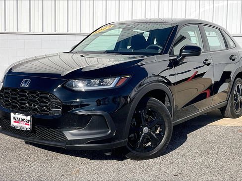 Used 2023 Honda HR-V LX image 2