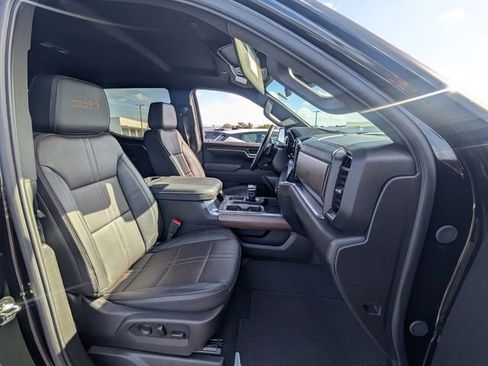 Used 2025 Chevrolet Silverado 1500 High Country w/ Midnight Edition AWD/4WD image 14