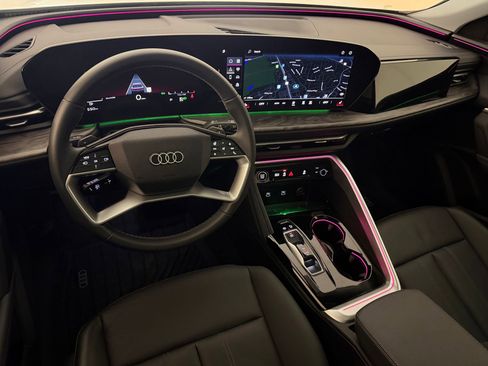 Certified 2025 Audi Q5 Premium w/ Convenience Package AWD/4WD image 4