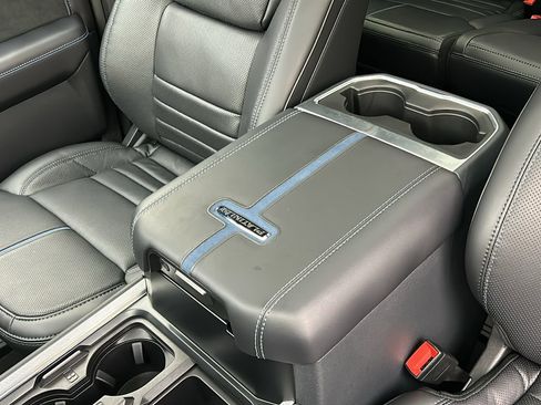 Used 2025 Ford F250 Platinum w/ FX4 Off-Road Package image 27