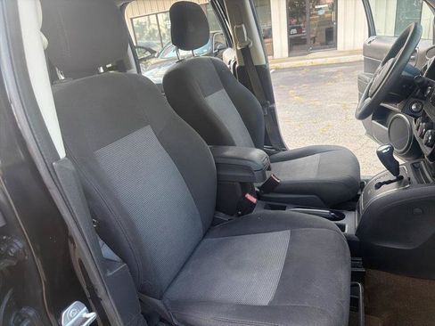Used 2015 Jeep Patriot Sport w/ Power Value Group FWD image 16