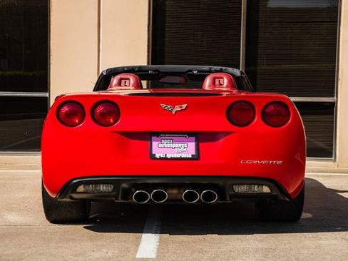 Used 2005 Chevrolet Corvette Convertible image 18