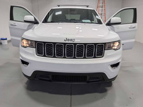 Used 2020 Jeep Grand Cherokee Laredo w/ Laredo X Package image 13