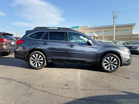 Used 2016 Subaru Outback 2.5i Limited AWD/4WD image 2