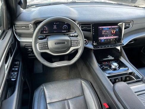 Used 2025 Jeep Wagoneer L 4WD image 23