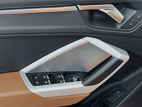 Used 2023 Audi Q3 2.0T Premium w/ Convenience Package image 19