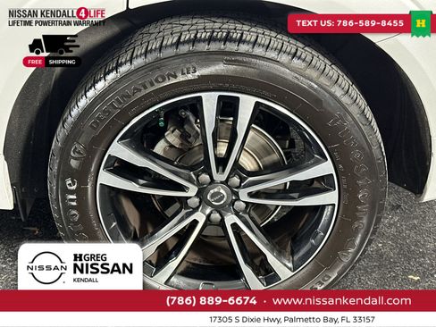 Used 2018 Volvo XC60 T5 Momentum w/ Convenience Package image 14