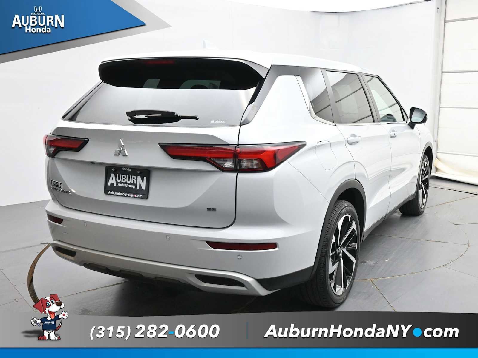 Used 2022 Mitsubishi Outlander SE AWD/4WD image 4